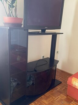 Starý nábytek - Skříně, gauče, stojan na televizi, židle - 8