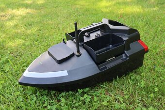 Nová zakrmovací loď s GPS, ČESKÝ NÁVOD, SILNÁ BATERIE - 8