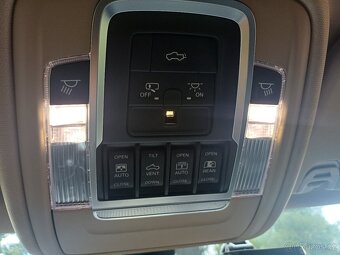 RAM 1500 5,7 Hemi - 8