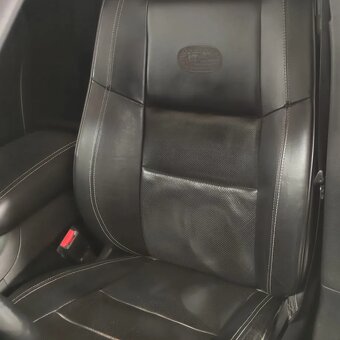 Jeep Grand Cherokee OVERLAND (5.7L V8 HEMI) - 8