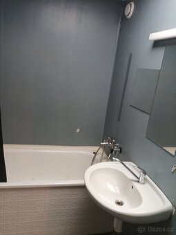 Pronajmu dlouhodobě byt 4+1 76m2 s lodžií a jídelnou, 5. pod - 8