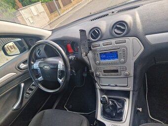 Ford S-Max 2.0 benzin 107 kw - velmi hezký - - 8