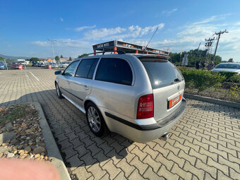 Škoda Octavia combi 1,8 T 20V RS - 8