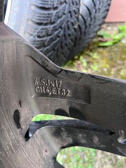 Prodám zimní Alu kola na Peugeot (2008) 215/60 R17 - 8