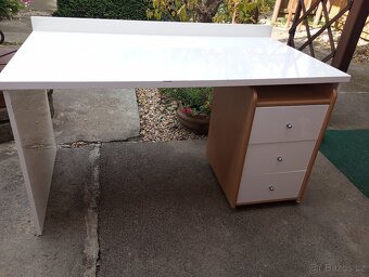 Pracovní stůl s kontejnerem - 8