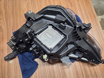 Světlomet přední pravý Arkana - 8