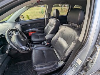 Peugeot 4007 - 8