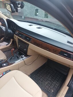 BMW E91 318 D LCI - 8