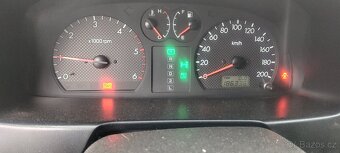 Hyundai terracan rok 2002 110 kW automat - 8