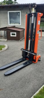 Vysokozdvižný paletový vozík ruční na 2000kg - 8