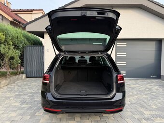 Volkswagen Passat Variant 2.0 TDI EVO Elegance DSG - 8