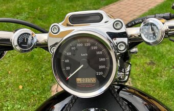 Harley-Davidson Sportster XL 883 Custom - 8