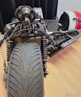 Silniční závodní sidecar - 8