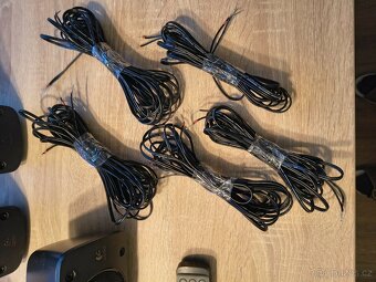 Prodám 5.1 reprosoustavu Logitech Z906 - 8