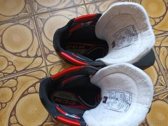 Brankářské brusle CCM Jetspeed FT2, 8,5 D, (užší provedení) - 8
