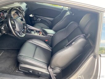 Dodge Challenger 5,7 HEMI 2020 1. majitel - 8