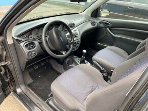 Ford Focus, benzin 1.6 Zetec 74kW rok 2001 - 8