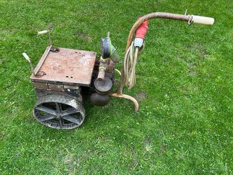 Dojící zařízení, dojička - 8