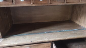 Starý kuchyňský kredenc - 8