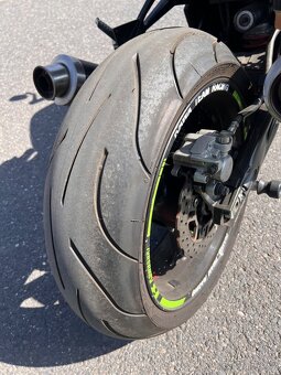 Kawasaki Z1000 - 8