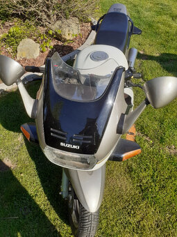 GSX 1100 F - 8