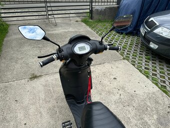 Elektroskútr Racceway E-Moped 70 km/h Nejlepší tuning 5,2kW - 8