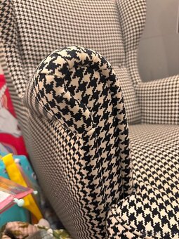 Křeslo IKEA STRANDMON – kohoutí stopa - 8