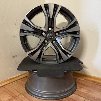 TOYOTA RAV-4 5x114,3 R17 ET39 7.0Jx17 60,1mm - 8
