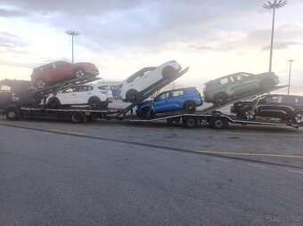 Řidič autopřepravníku Mercedes-benz - 8