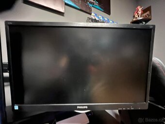 Herní PC s monitorem - 8