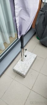 Slunečník s podstavcem - 8