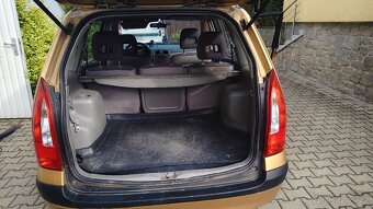 Mazda Premacy - 8