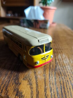 Plechová autička - 8