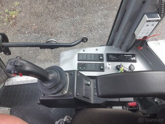 Kloubový teleskopický nakladač TL 855 - 8