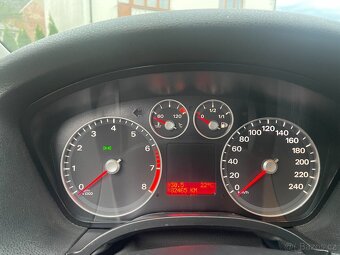 Ford Focus 1.6 benzín - 8
