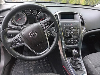 Opel Astra J Facelift 1.4 ( A14NET ) 103kW r.2014 modrá - 8