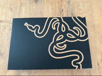 Razer Book 13 IPS - defekt podsviceni - 8