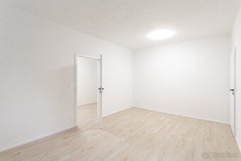 2+1  44 m2, Pod Rapidem, Praha 10 - Vinohrady - 8