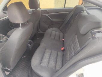 Škoda Octavia II, 2012, 1. majitel - 8