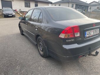 Honda Civic 7g sedan - 8