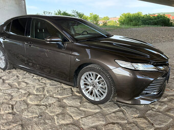Toyota Camry - 8