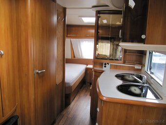 Prodám karavan Hobby 495 UL,r.v.2008 + mover, satelit , stan - 8