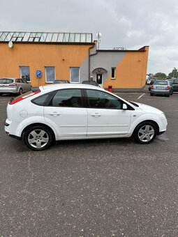 Ford Focus 1.8 - 8
