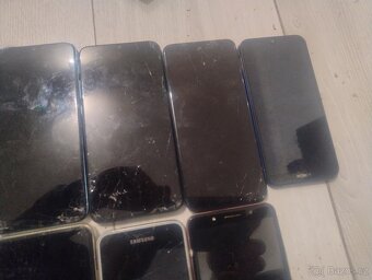 TELEFONY na ND 10ks Samsung, Moto, Redmi - 8