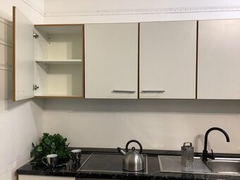 Světlá moderní kuchyně CALLY - 8