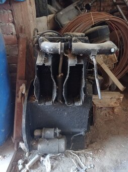 Traktor Eicher + náhradní motor +příslušenství - 8
