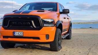 Dodga Ram 1500 5.7 4×4 - 8