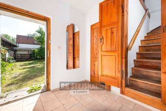 Prodej velice atraktivní, rozlehlé, zemědělské usedlosti, dv - 8