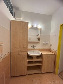Pronájem cihlového bytu 2+1, 66 m2 s balkónem a garáží - 8