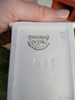 Kredenc v cihlové barvě po renovaci - 8